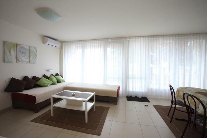 Siesta Apartmanhaz Balatonfuered Exterior photo